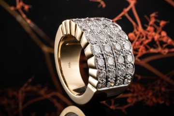 Massive Goldschmiedearbeit Ring 4 Ct Diamanten Brillanten in 750er Gold