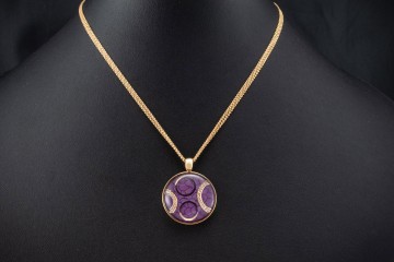 Leo Wittwer Collier Kette mit Anhänger Lila Kreise Diamanten Rotgold