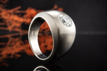 Solitär Ring mit 1 Diamant Brillant 1,05 Carat Mattierte Weißgold Arbeit