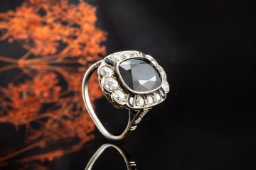 Antiker Ring Onyx Saphir Diamanten Goldschmiedearbeit 20er 30er Weißgold