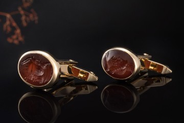 Manschetteknöpfe mit Karneol Intaglio Indianermotive in 750er Gelbgold