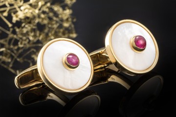 Manschettenknöpfe Belfiore Florenz mit Rubin und Perlmutt 750er Gelbgold