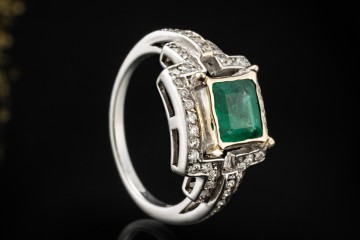 Antiker Smaragd Ring Emerald Cut mit Diamanten 750er Weißgold Gelbgold