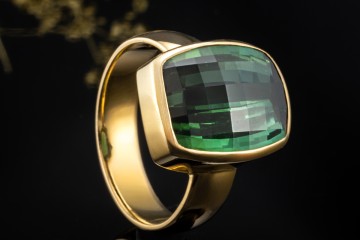 Beeindruckender Ring Facettierter Turmalin Schachbrett Stil Gelbgold 750