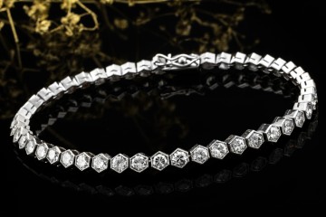 Art Déco Armband mit Diamanten im Hexagon Tennisarmband in 950er Platin