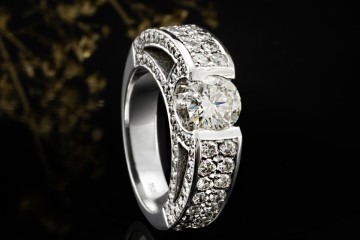 Diamant Ring Spannring Einkaräter Asymmetrische massive Weißgold Arbeit