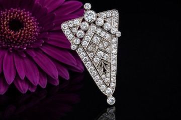 Art Déco Brosche Anstecknadel mit Diamanten spitz zulaufend Weißgold 750