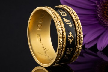 Antiker Trauerring Mary Christmas 1818 Ring Schwarz Gold in Gelbgold 750
