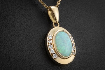 Vintage Opal Anhänger Oval mit Diamanten gefertigt in 585er Gelbgold