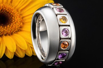 Odenwald Eternity Drehring Tango mit bunten Saphiren Massiv Weißgold 750