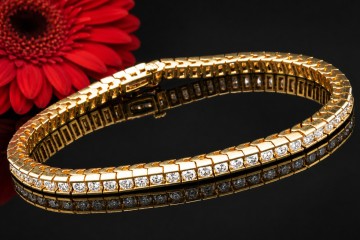 Klassisches Tennisarmband Exklusive Arbeit mit Diamanten in Gelbgold 750