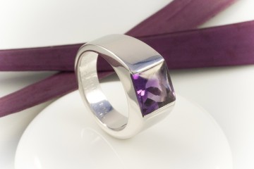 Cartier Tank Ring Groß in 750er Weißgold 18 Karat Gold mit Amethyst