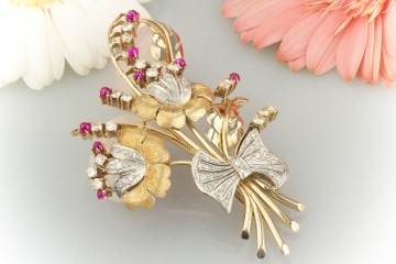 50er Jahre Brosche Nadel mit Brillanten & Rubin in 750er Gold