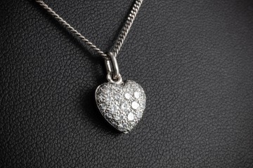 Cartier Herz Anhänger mit Diamanten Brillanten in 750er Weißgold OVP