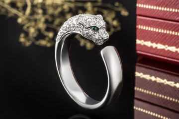 Panthère de Cartier Ring mit 72 Diamanten Smaragd Onyx Weißgold Full Set