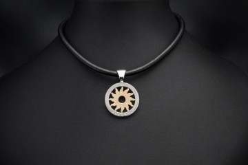 BVLGARI Tondo Sun Collier Kette Leder mit Anhänger Sonne in 750er Gold