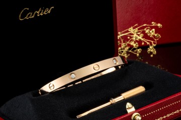 Cartier Love Armreif Bracelet mit Diamanten 750er Roségold Full Set 2025