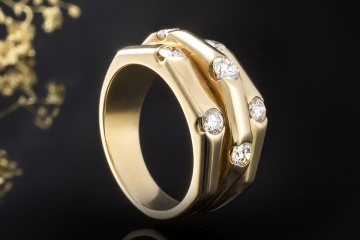 Ring Klassische Goldschmiedearbeit Handarbeit mit Diamanten in Gelbgold