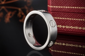 Cartier Love Ring mit 3 Diamanten in 750er Weißgold Großes Modell 58 OVP