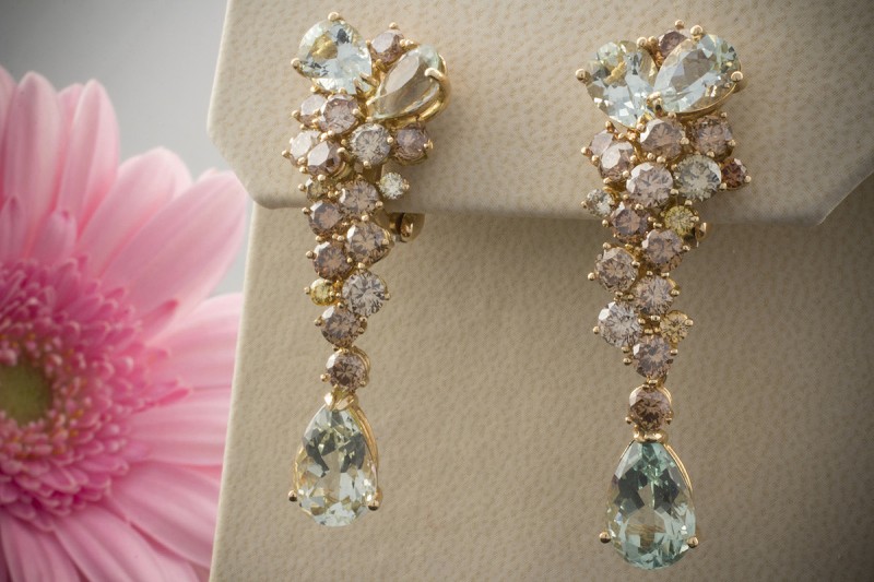 Beeindruckende Ohrclips mit Brillanten 6,49 Ct und Beryl 750er Rotgold 