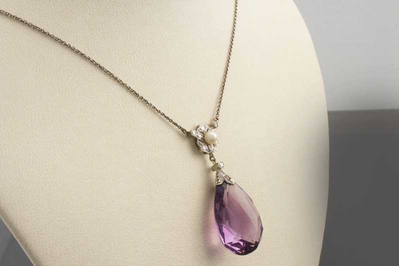 Alte Goldschmiedearbeit Amethyst Diamant Collier mit Perle 585er Weißgold 