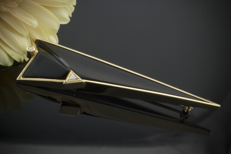 Brosche Nadel Lang mit Onyx Trilliant und Brillant in 585er Gelbgold  