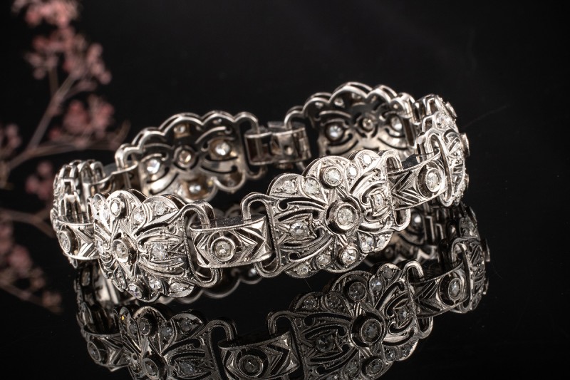 Imposantes Art Deco Armband mit Diamanten Altschliff in Weißgold Arbeit 