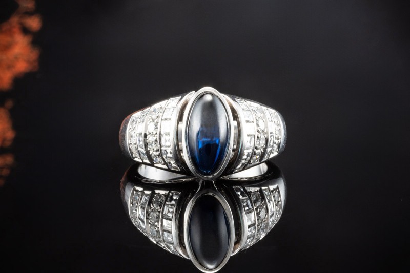 Weißgold Ring mit Navette Saphir Cabochon und Diamanten Juwelier Leicht 