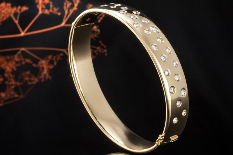 Armreif Armband mit Diamanten 60 Gramm 750er Gelbgold Goldschmiedearbeit 