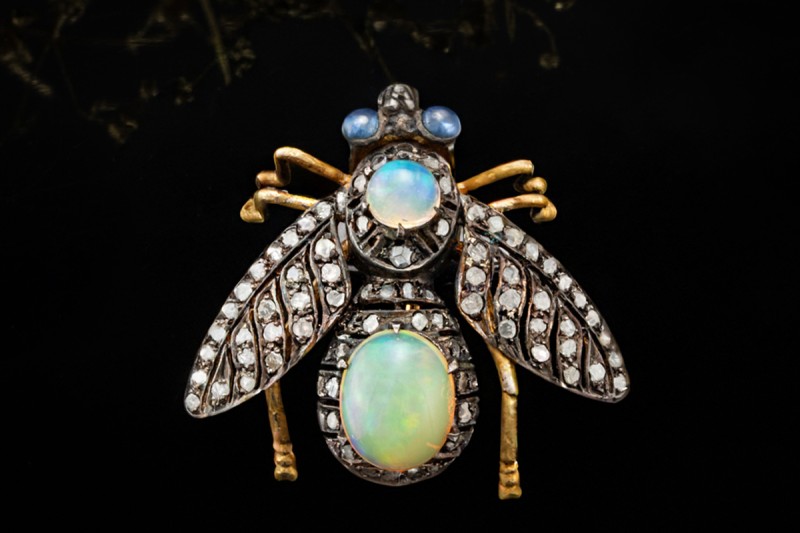 Fliege Brosche Nadel Vintage Tiermotiv Opal Diamanten in Silber Gelbgold 