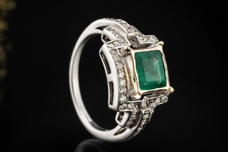 Antiker Smaragd Ring Emerald Cut mit Diamanten 750er Weißgold Gelbgold 