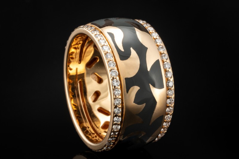 Leo Wittwer Ring Breit mit Emaille Grau und Diamanten Roségold 750 