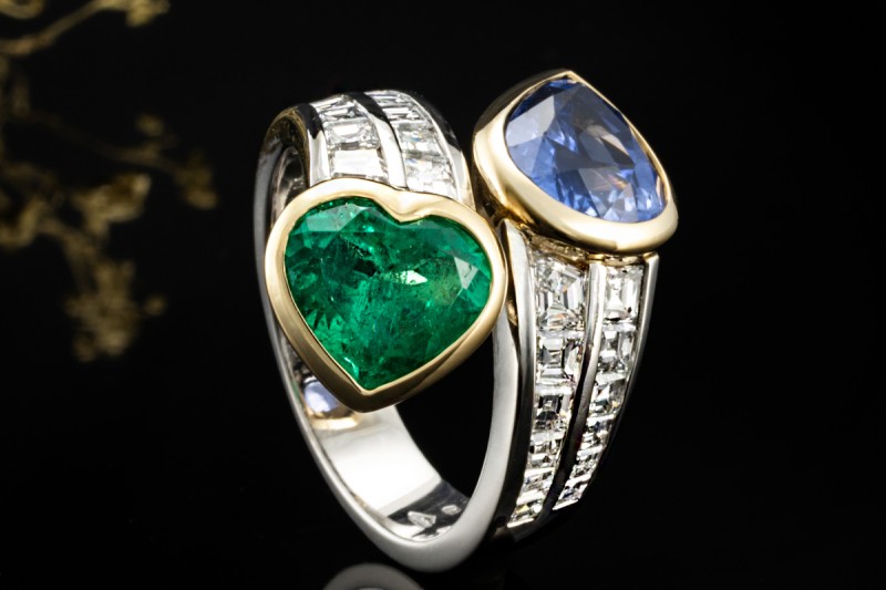 Herz Ring Smaragd Saphir Tropfen und Diamanten Handarbeit 750er Weißgold 
