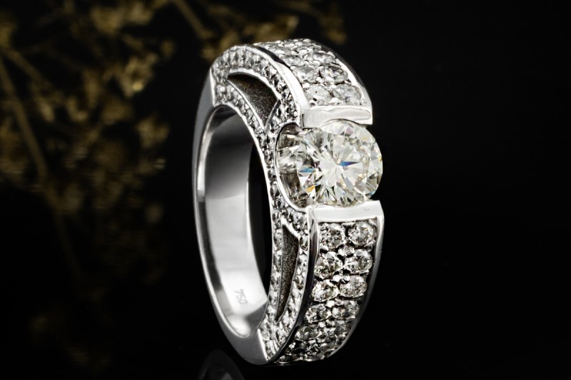 Diamant Ring Spannring Einkaräter Asymmetrische massive Weißgold Arbeit 
