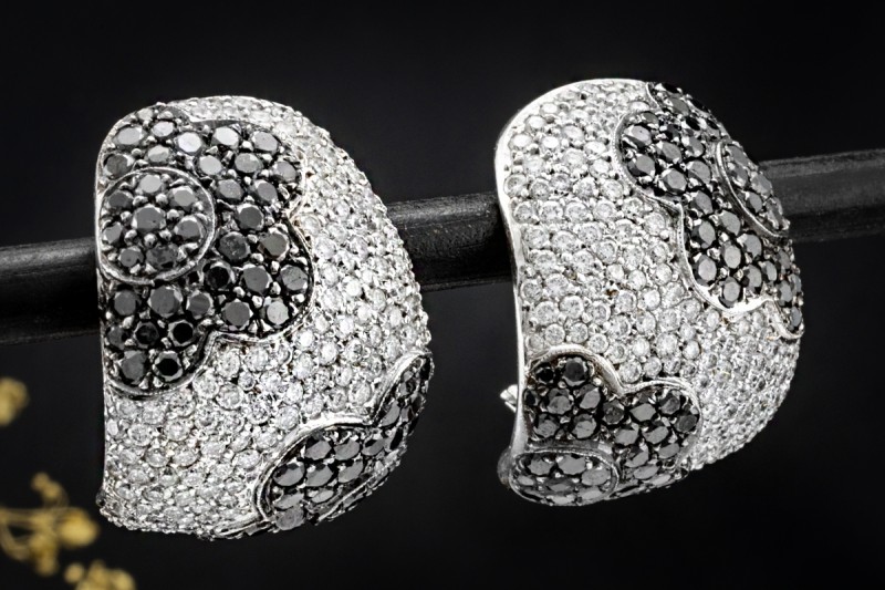 Ohrstecker Creolen Flowers Blumen Diamanten Schwarz Weiß in Weißgold 750 