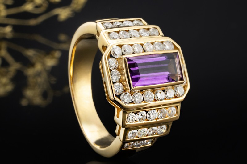 Ring Eckig mit Amethyst und Diamanten Goldschmiedearbeit in Gelbgold 750 