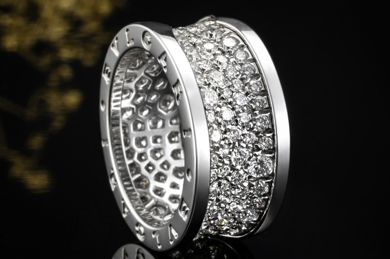 BVLGARI B.zero1 Ring mit Pavé Diamanten Großes Modell in 750er Weißgold 