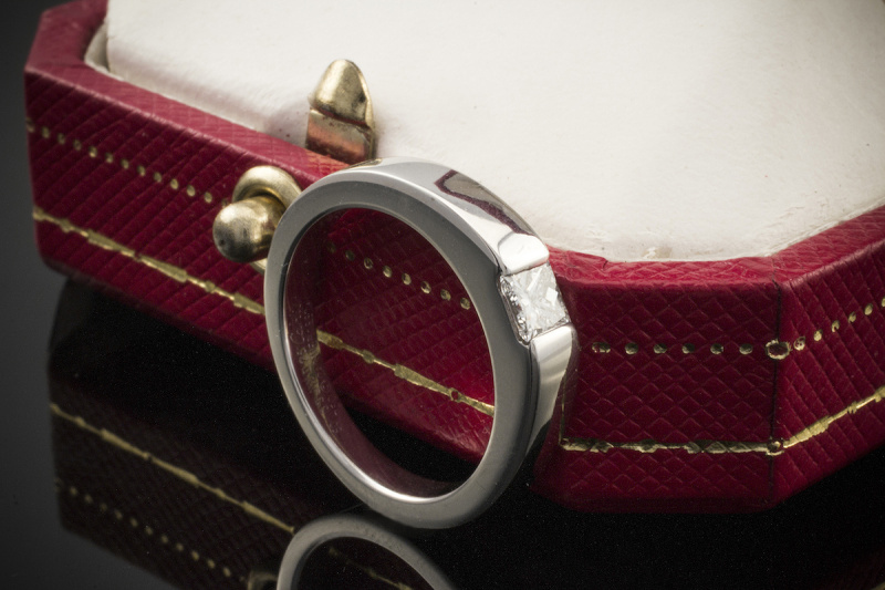 CARTIER TANK SOLITÄR Ring 1 Diamant im Princess Schliff in 750er Weißgold Gr. 50 