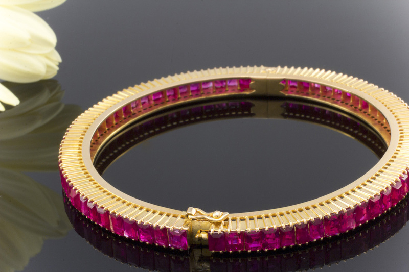 Rubin Armreif 6 Carat Rubine Ruby Bracelet Feine 750er Gold Goldschmiedearbeit 