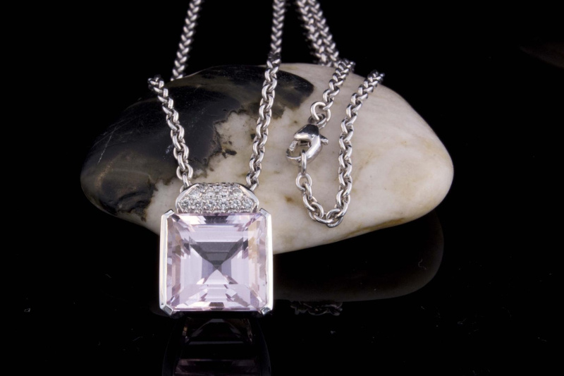 750er Weißgold Kette Collier mit rosa Morganit & Diamanten 