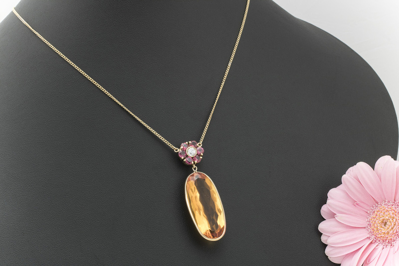 Apartes Collier mit Citrin Rubin und Diamant in 750er Gelbgold  