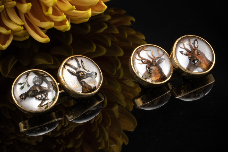 Bergkristall Manschetteknöpfe Jagdschmuck Jagd Motive Malerei in Gold 