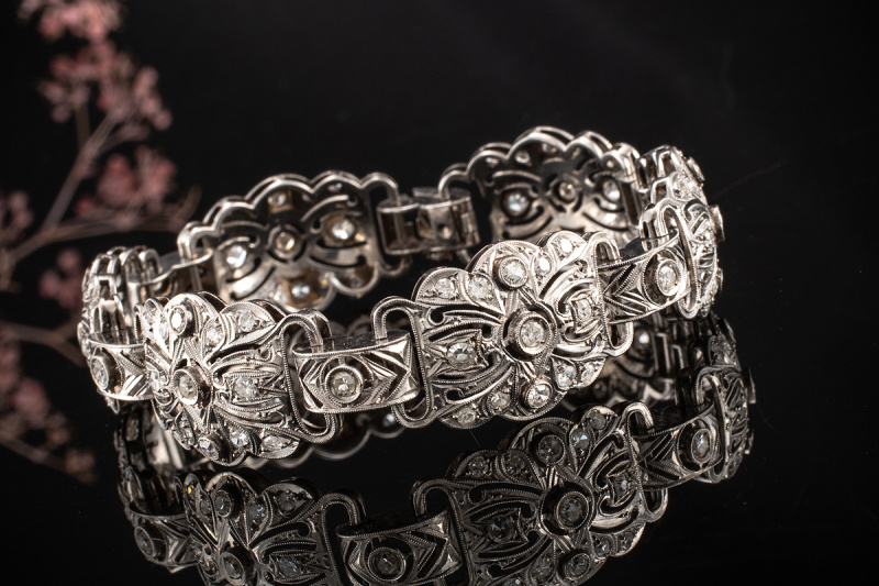 Imposantes Art Deco Armband mit Diamanten Altschliff in Weißgold Arbeit 