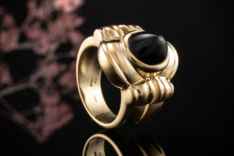 Vintage Piaget Ring mit Onyx Schwarz Breites Modell in 750er Gelbgold 