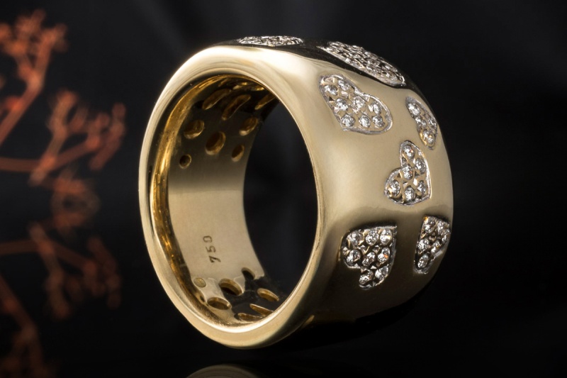 Herz Ring mit Diamanten rundum Massiver breiter Bandring in Gelbgold 750 