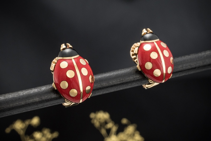 Cartier Ohrringe Marienkäfer Coccinelle Ohrclips mit Emaille in Gelbgold 