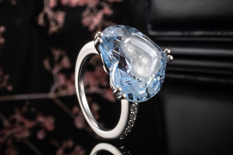 Chopard blue diamond ring hotsell