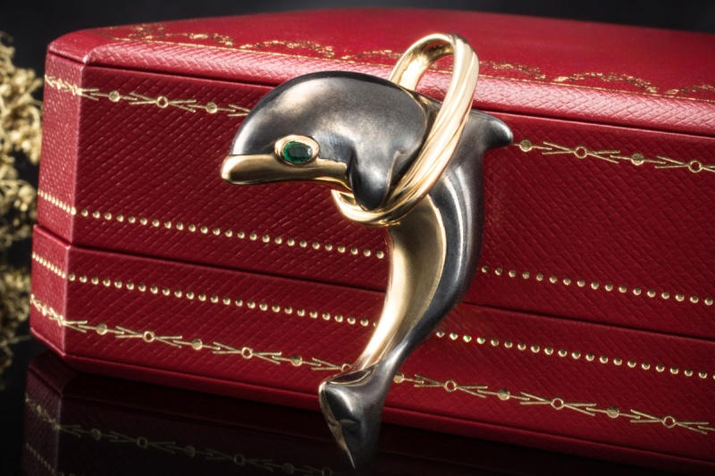 Cartier Delphin Großer Anhänger Smaragd Silverium Gelbgold 750 Full Set 