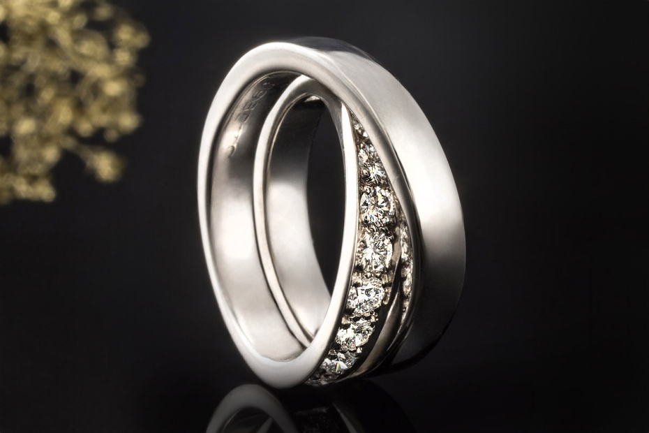 Cartier Paris Ring Nouvelle Vague mit Diamanten 750er Weißgold Größe 59 