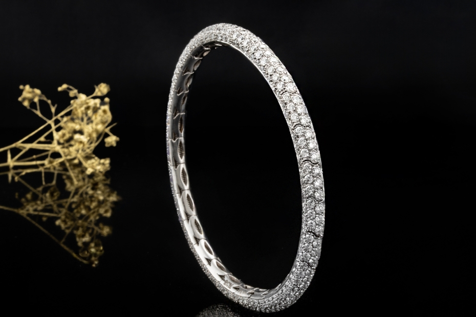 Flexibles Armband 10 Carat Diamanten Federnder Armreif in 750er Weißgold 